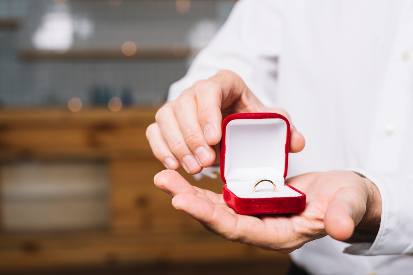 婚約指輪がいらない彼女｜指輪の代わりに何がいい？女性の声を調査